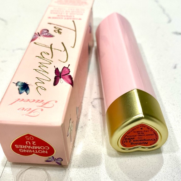 Two Face Heart Core Lipstick 👄💄💋.  Nothing Compares 2U. - Picture 1 of 5
